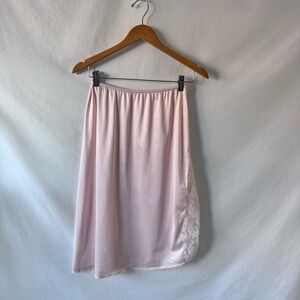 Vintage Pink Lace Half Slip | Chantilly Maidenform | 70s Nylon Petticoat